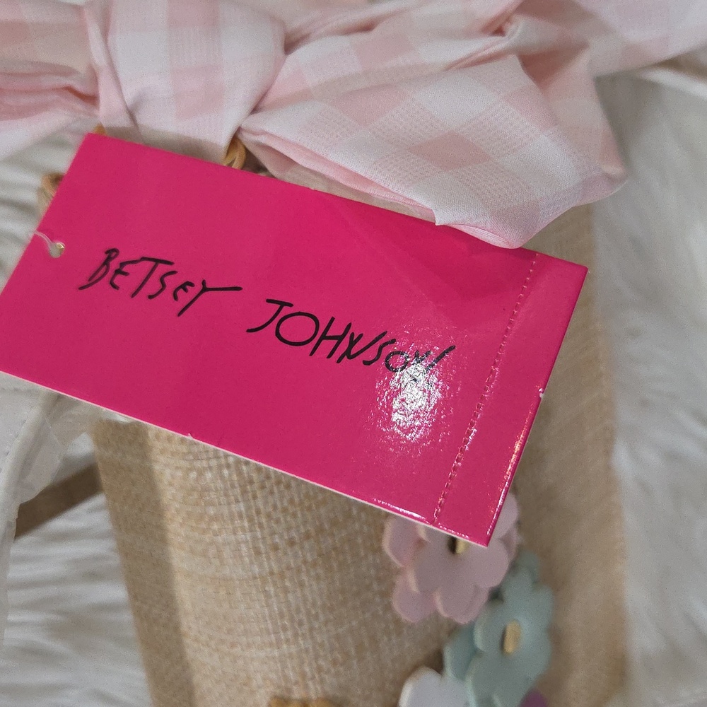 💕🔹️Betsey Johnson🔹️ Floral Mini Bag with Pink and Gold Accents - Picture 5 of 5